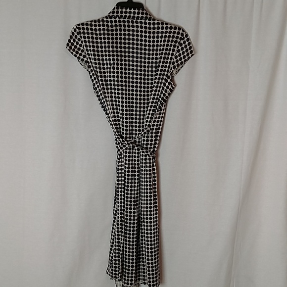 Banana republic wrap dress...Navy and off white. - Picture 3 of 3